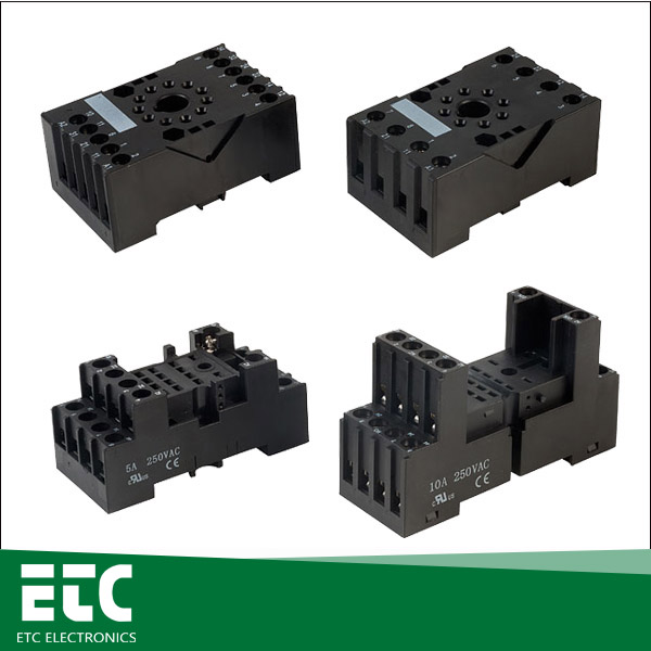 Relay socket